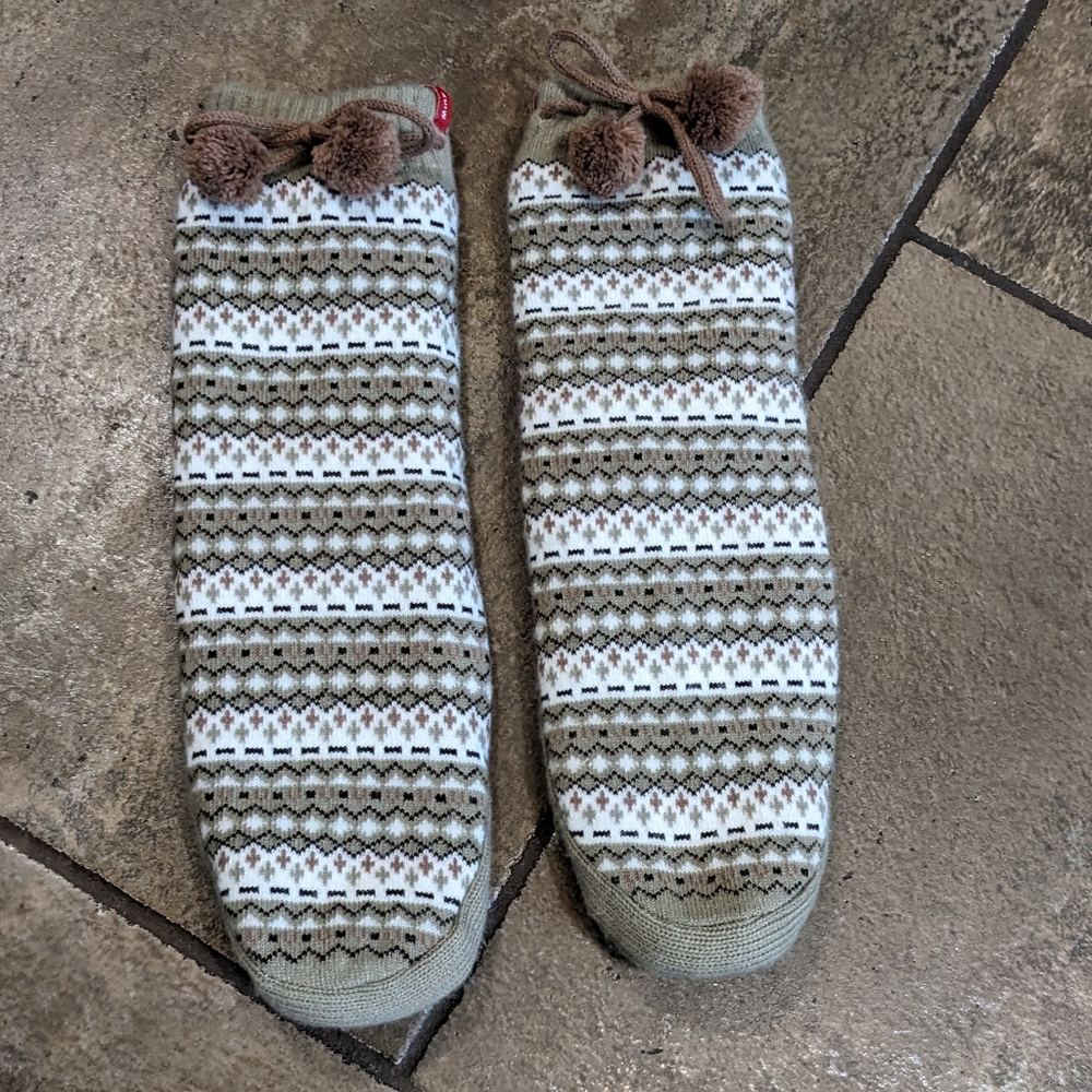 Minx Tall Fuzzy Lined Sock Slippers Lounge Cozy Gift Size S Size 5-6 Tan Striped